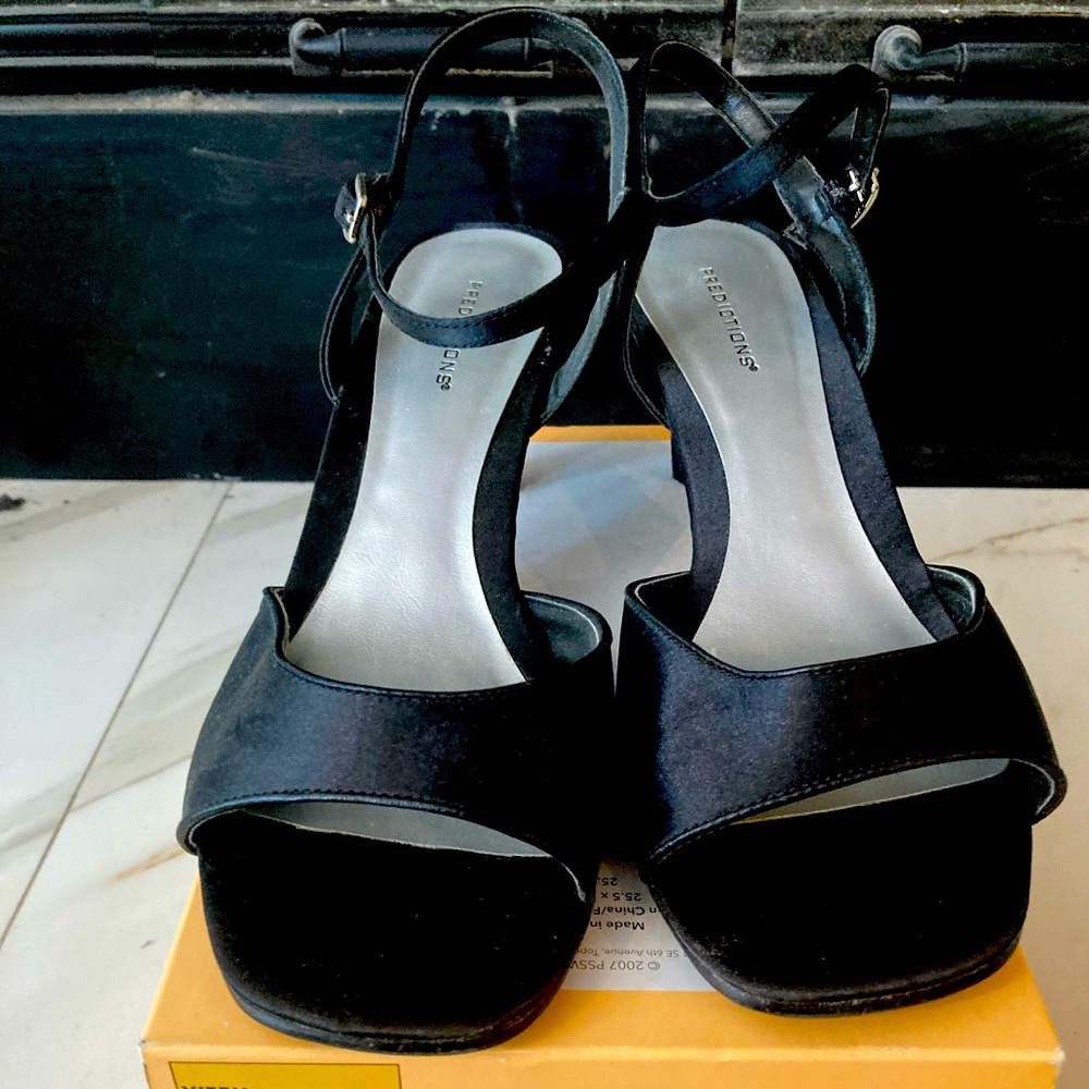 NWOT Predictions Black Helix Heels Sz 9